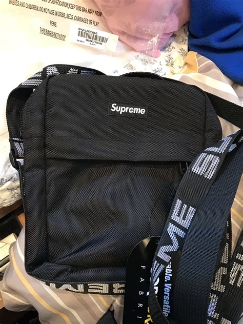 ss18 supreme shoulder bag real vs fake|genuine supreme box logo.